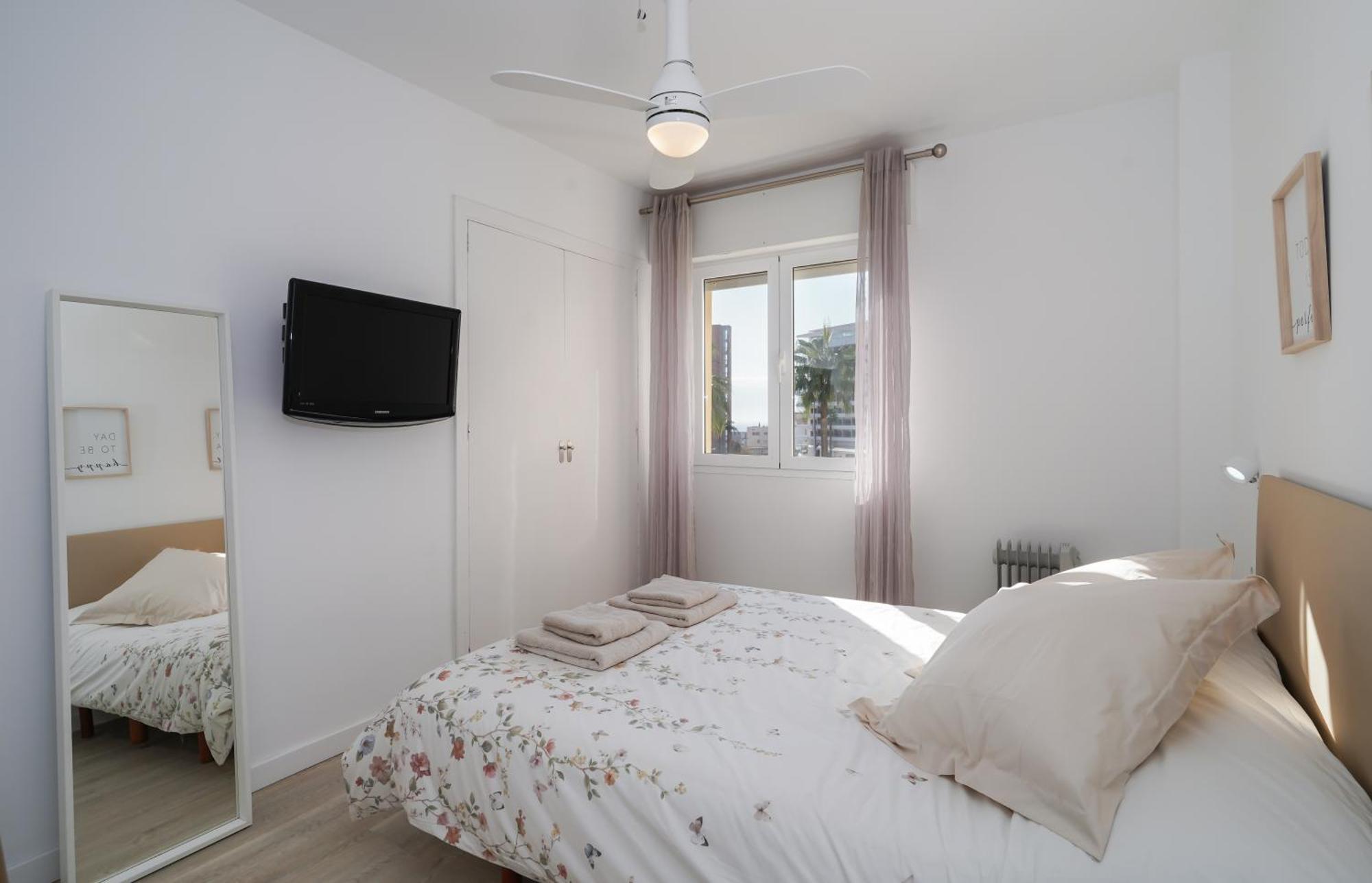 Nomad Malaga - Chic Apartament Center ตอร์เรโมลิโนส ภายนอก รูปภาพ
