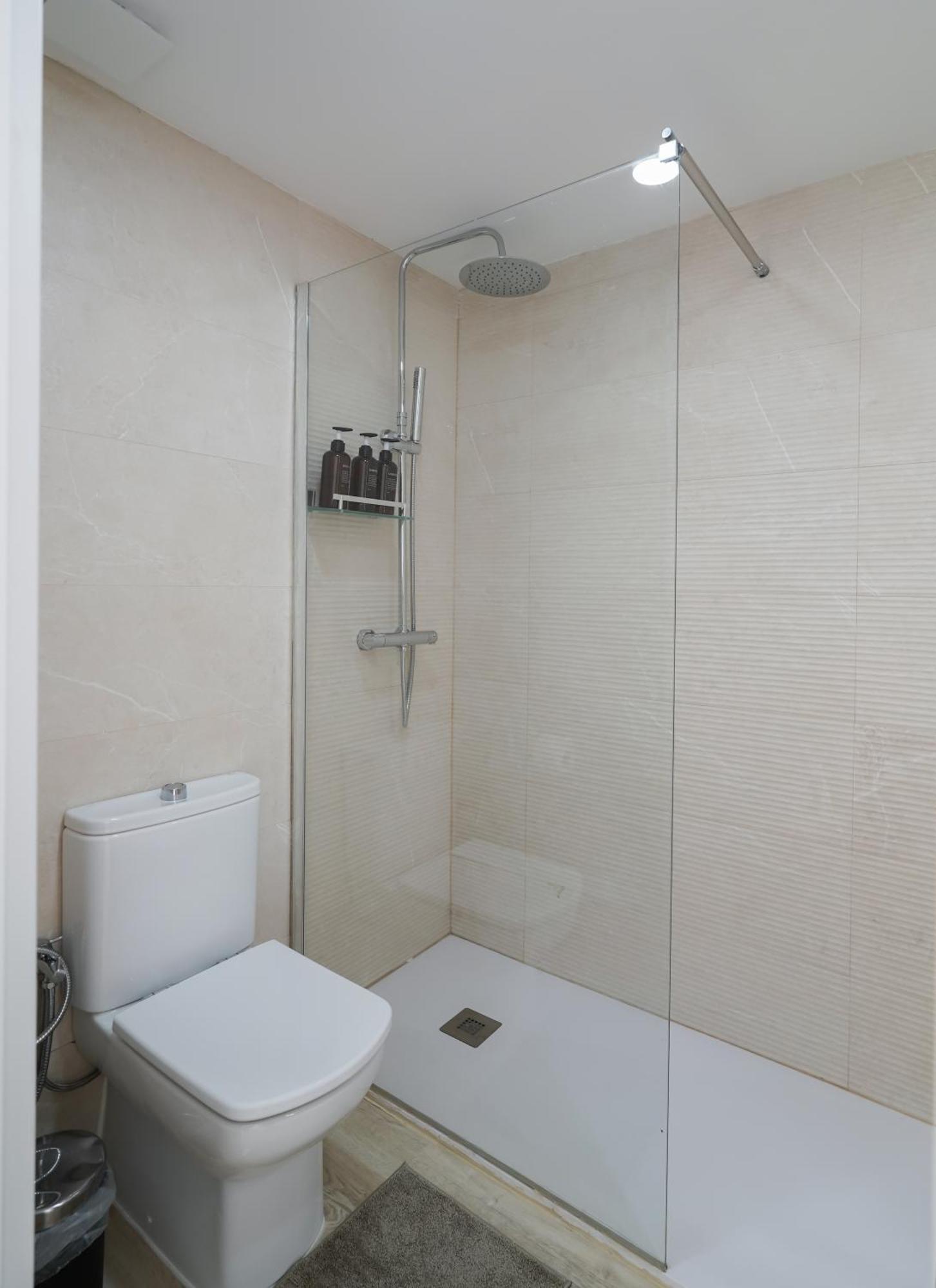 Nomad Malaga - Chic Apartament Center ตอร์เรโมลิโนส ภายนอก รูปภาพ