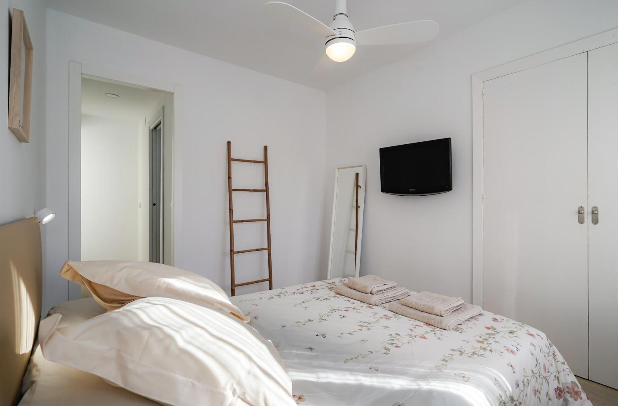 Nomad Malaga - Chic Apartament Center ตอร์เรโมลิโนส ภายนอก รูปภาพ