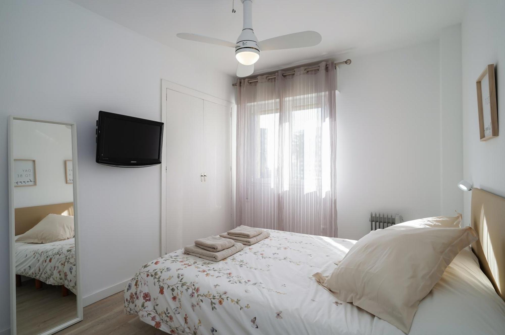 Nomad Malaga - Chic Apartament Center ตอร์เรโมลิโนส ภายนอก รูปภาพ